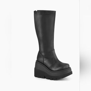 Demonia Shaker 65WC Black